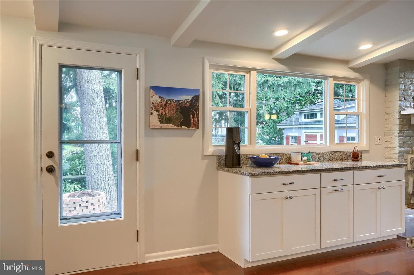 10 E Ridge Street photo 21