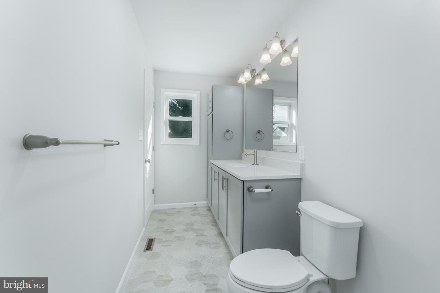 12 Cheltenham Lane photo 26