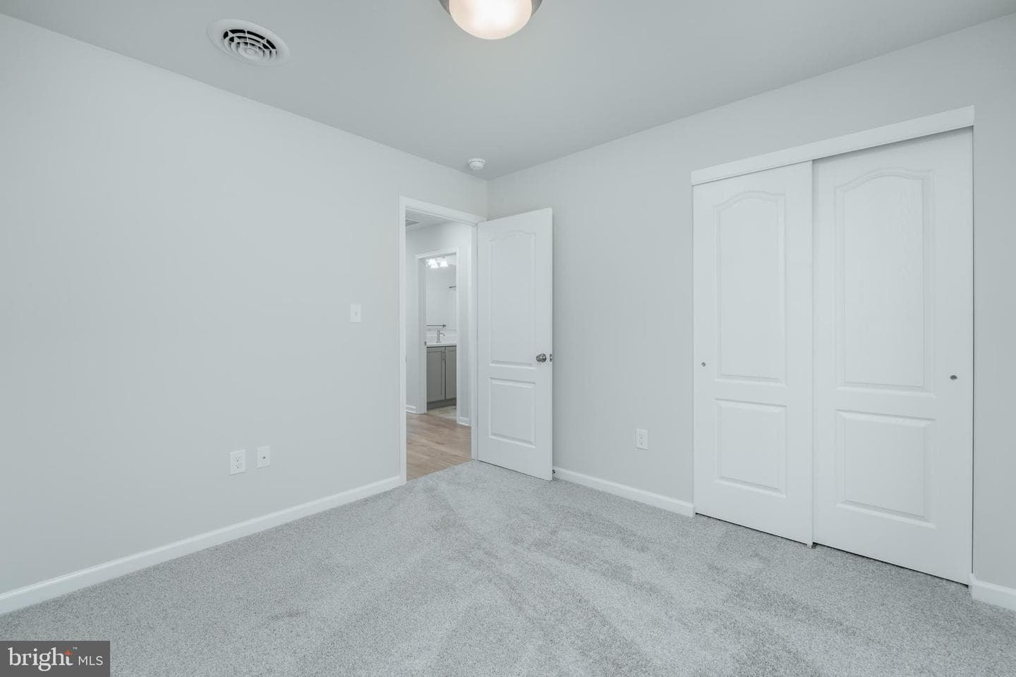 12 Cheltenham Lane photo 29