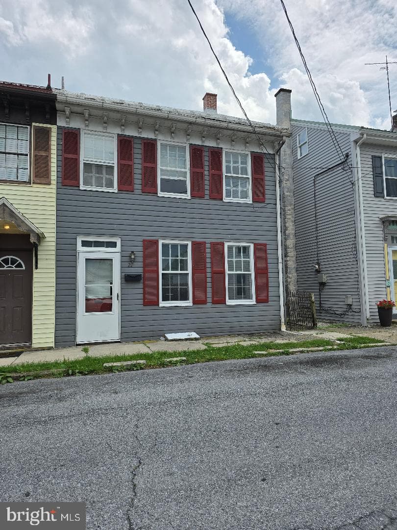 21 W Green Street photo 2