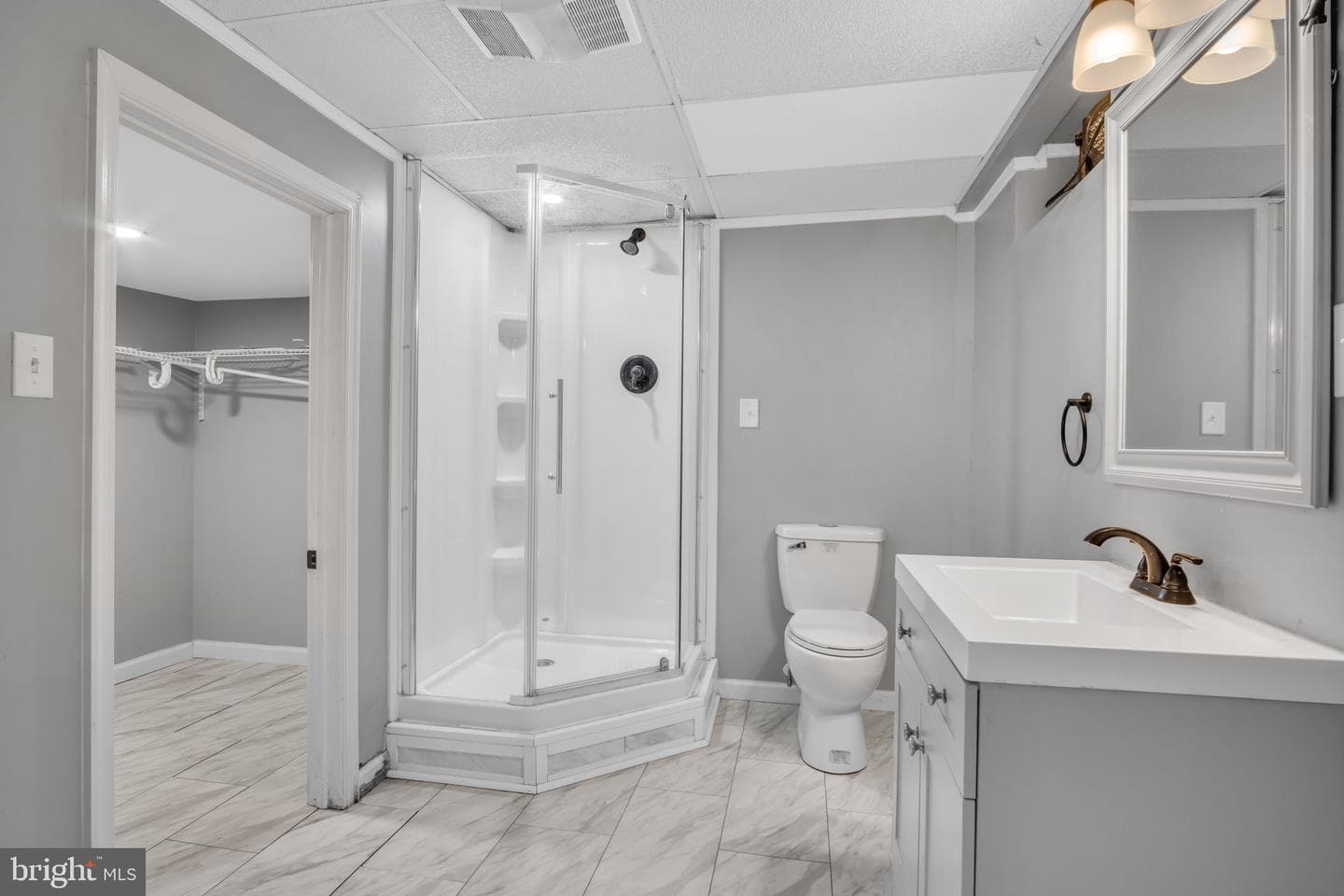 18 Douglas Court photo 31