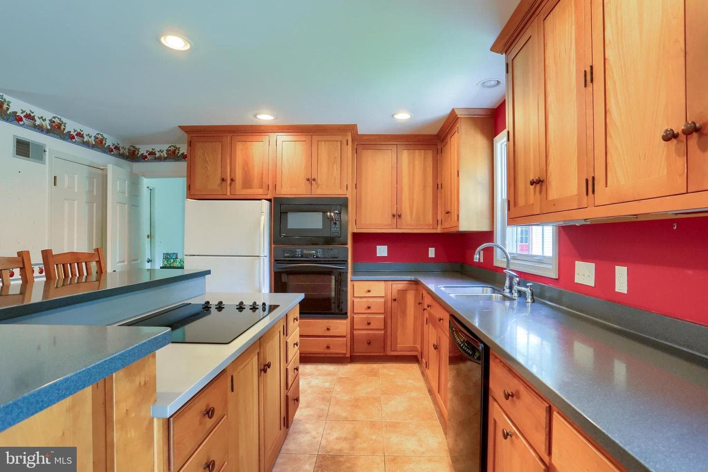 1226 Blossom Terrace photo 9