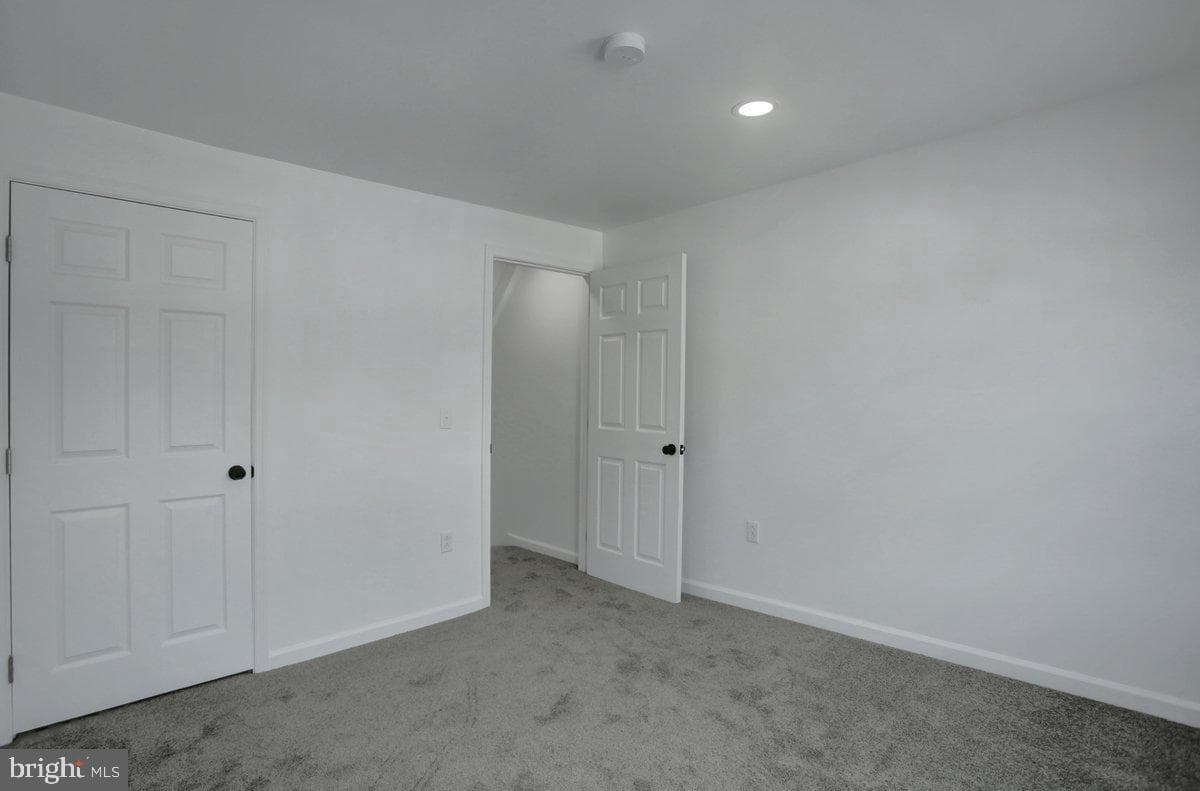 164 E Penn Street photo 11