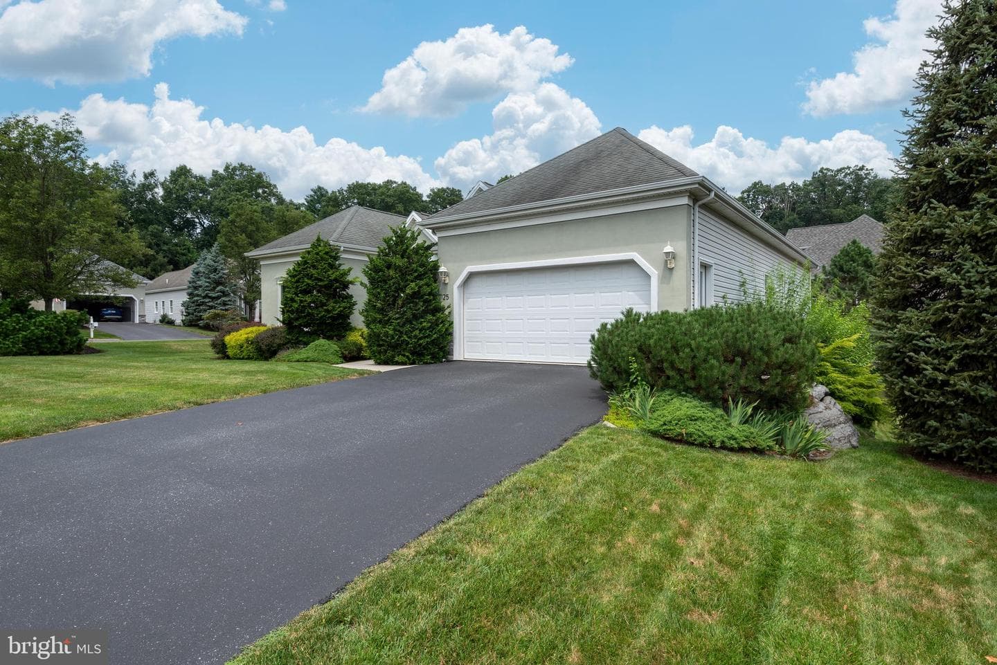 125 Windrush Lane photo 40