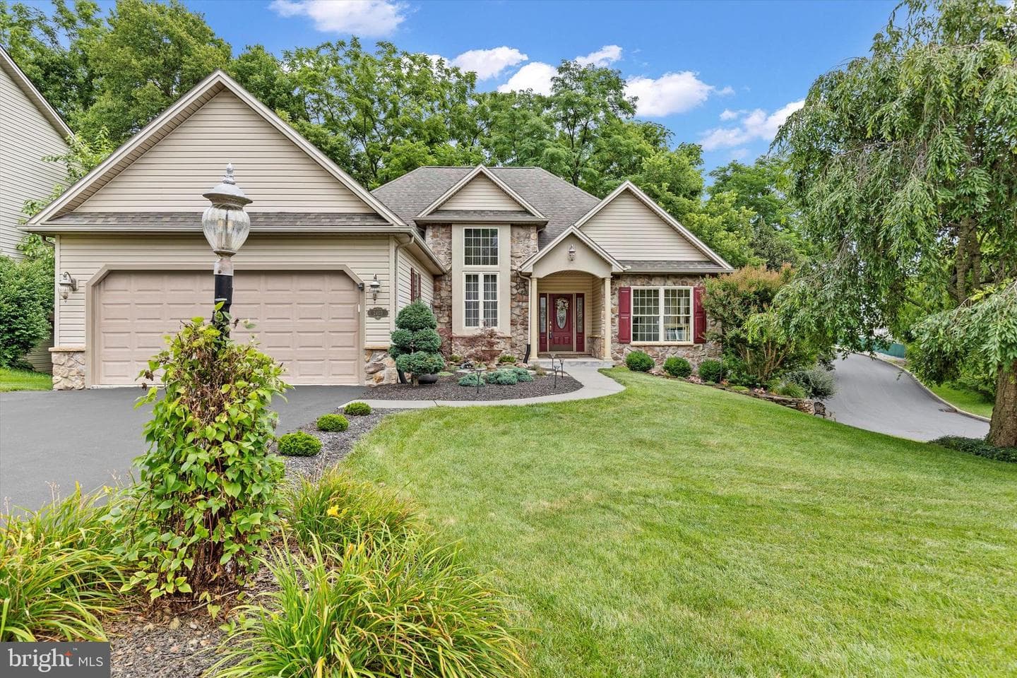 2403 Rolling Hills Drive photo 2