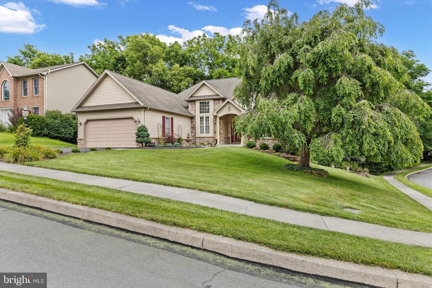 2403 Rolling Hills Drive photo 4