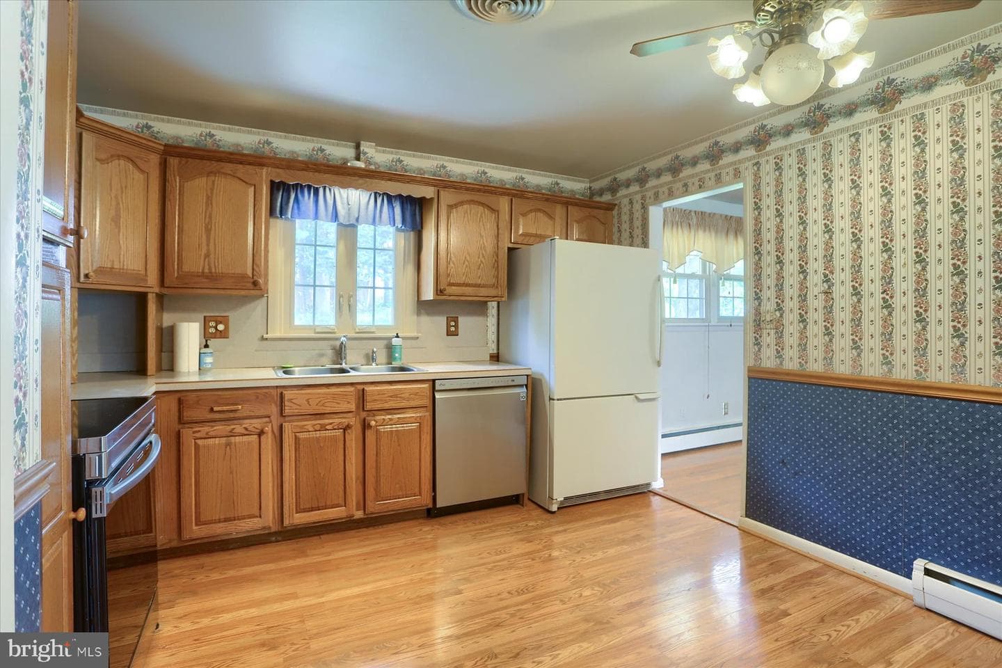 901 W Foxcroft Drive photo 8