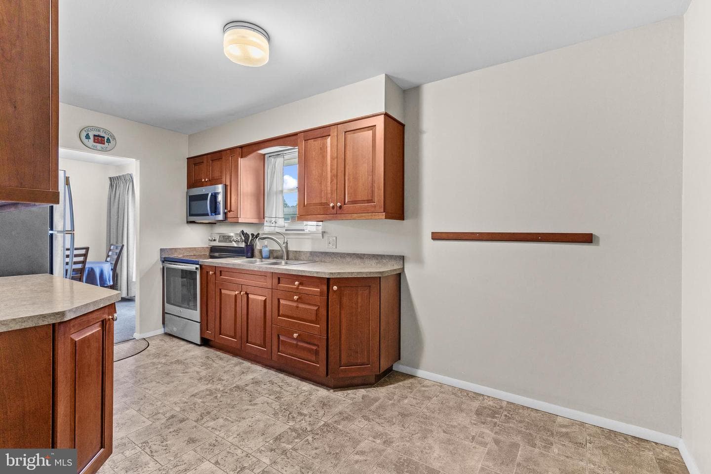 4708 Courtland Street photo 9