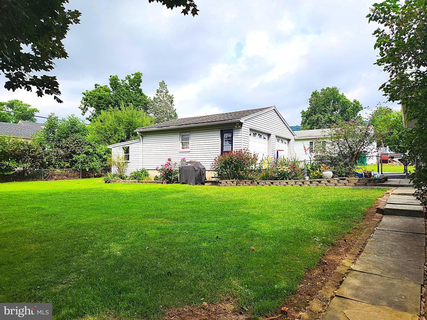 301 2nd Street photo 4