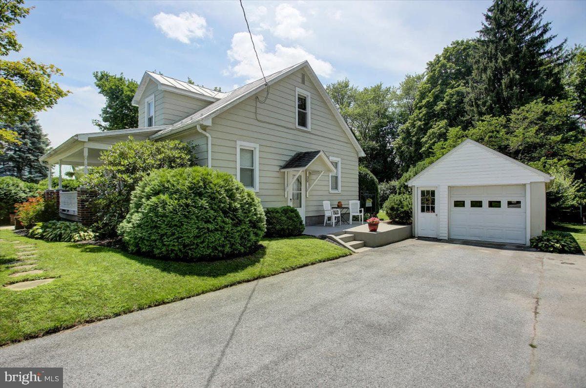 30 Wyrick Avenue photo 2