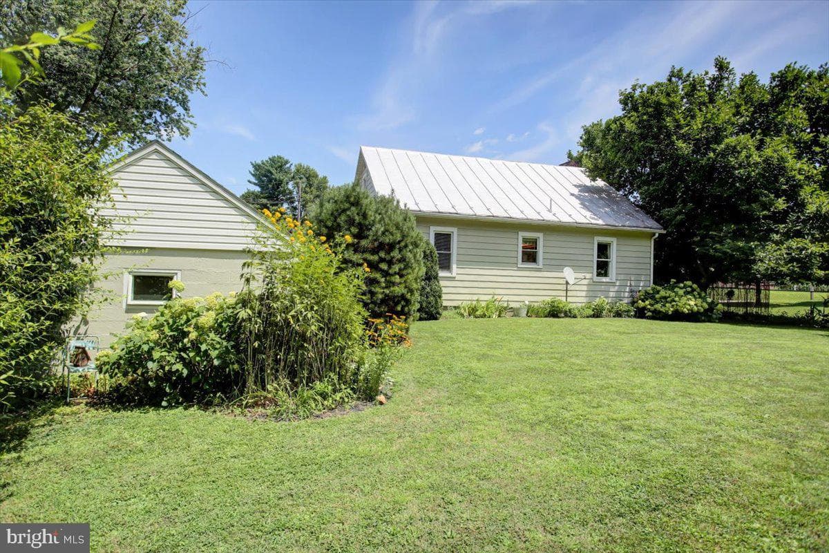 30 Wyrick Avenue photo 3