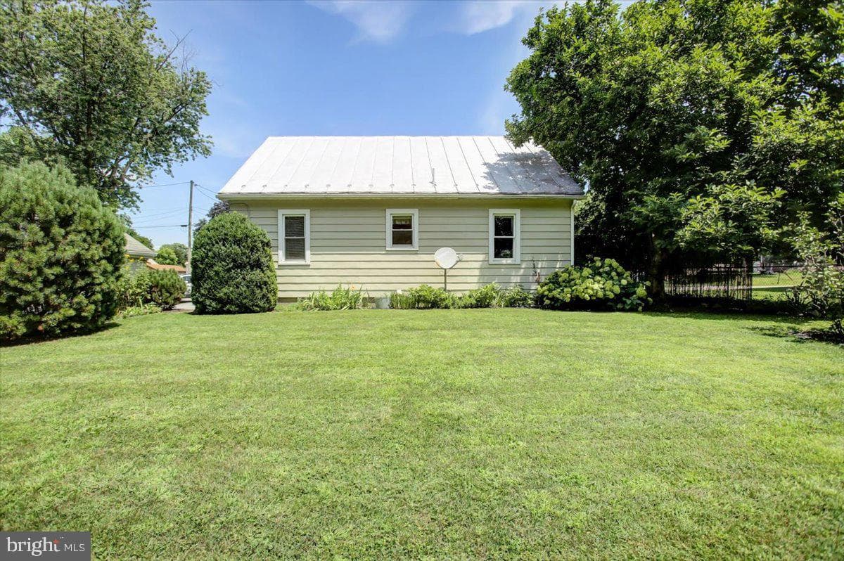 30 Wyrick Avenue photo 4