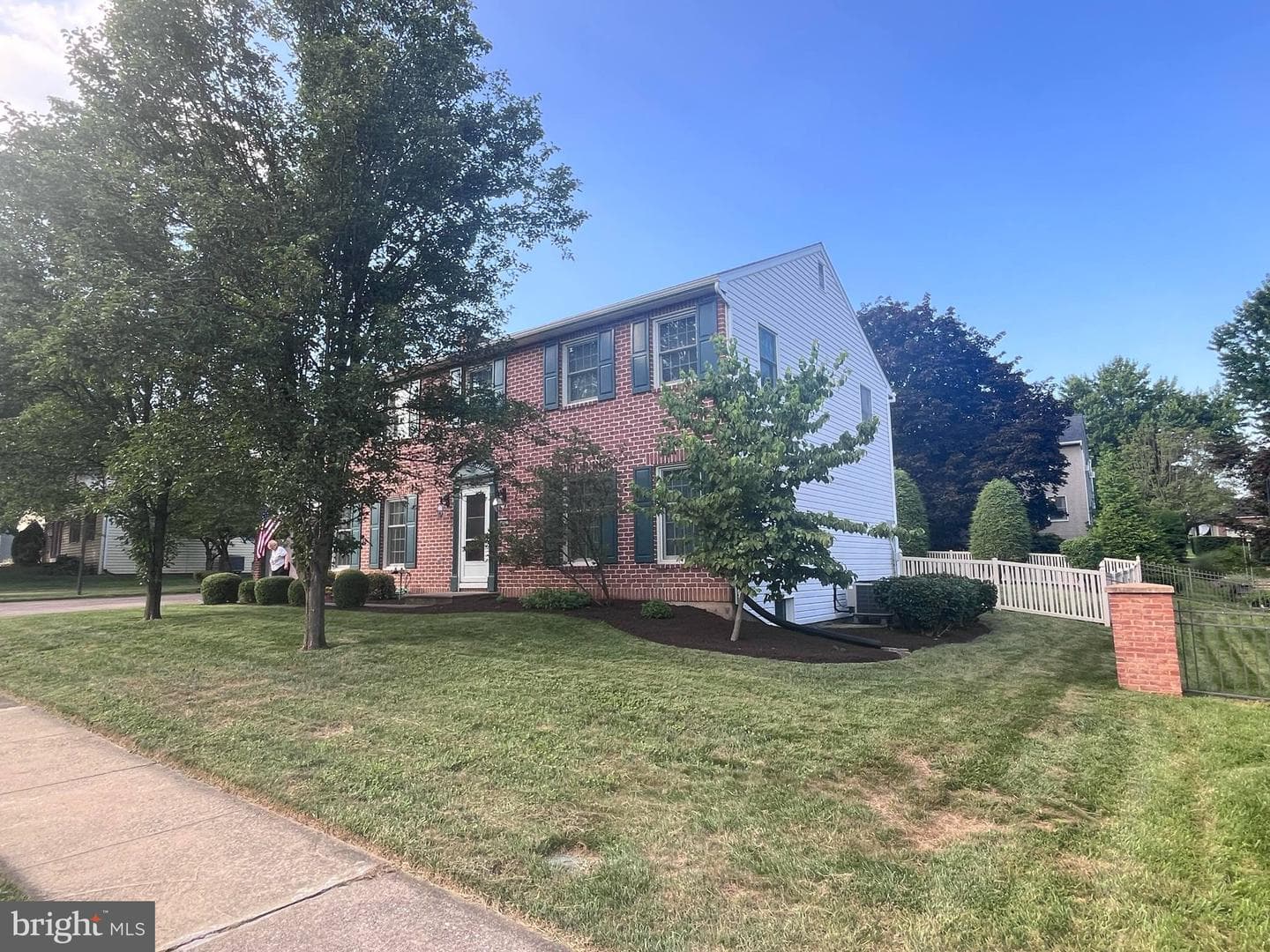 402 Cherokee Drive photo 3