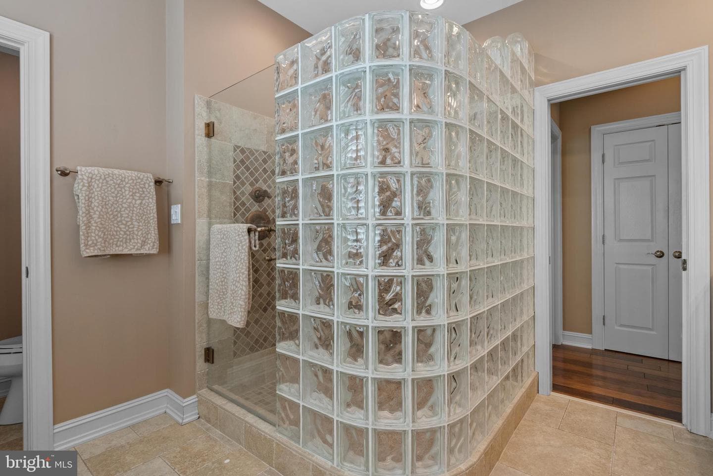 555 Bridgeview Drive photo 32