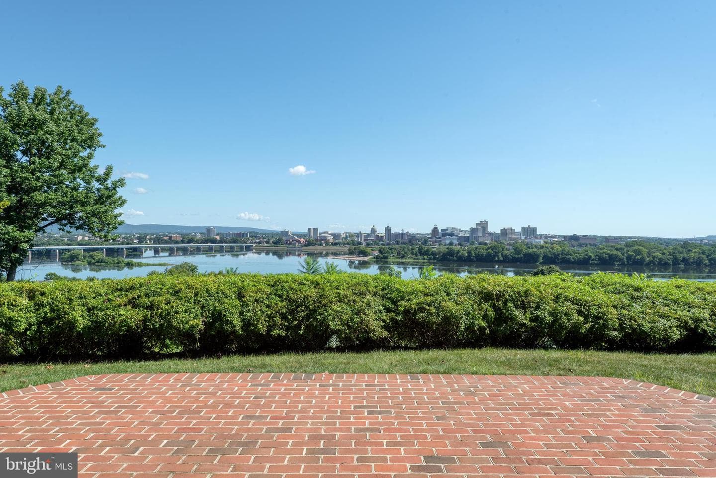 555 Bridgeview Drive photo 43