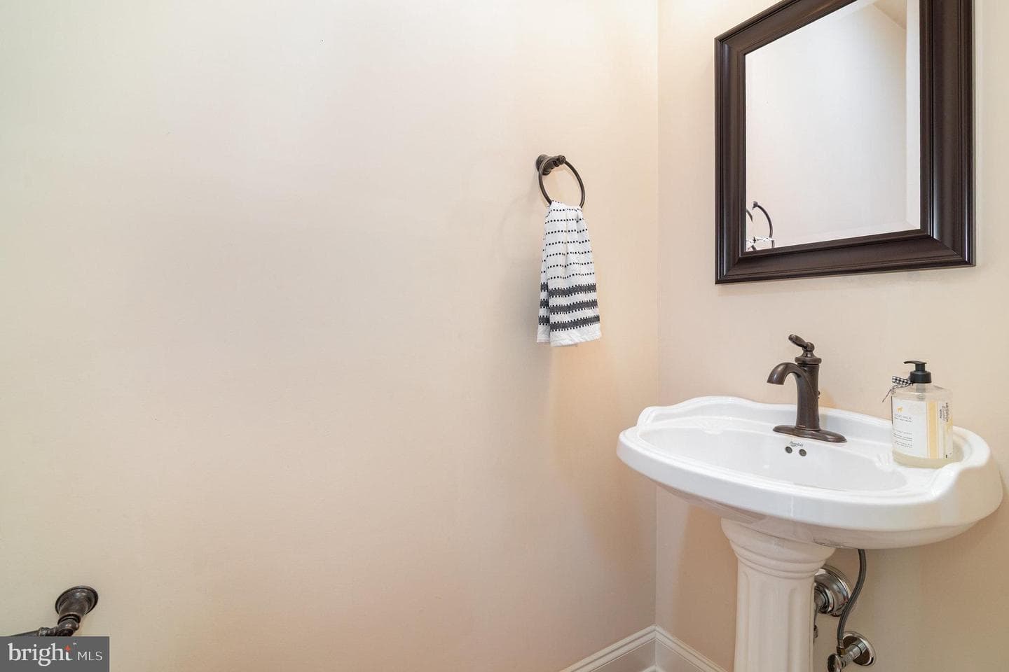 110 Balfour Drive photo 15