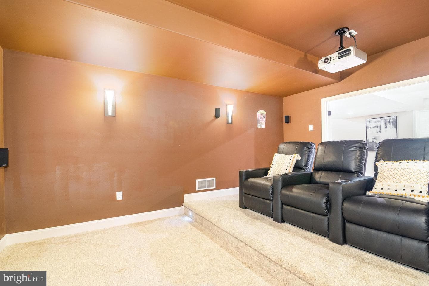 110 Balfour Drive photo 27