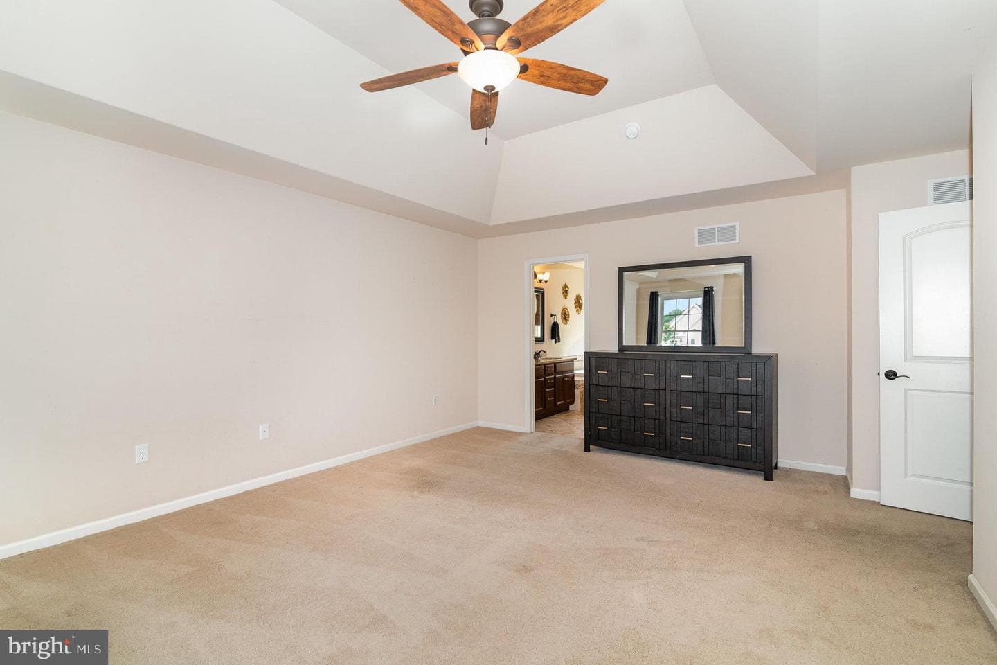110 Balfour Drive photo 31