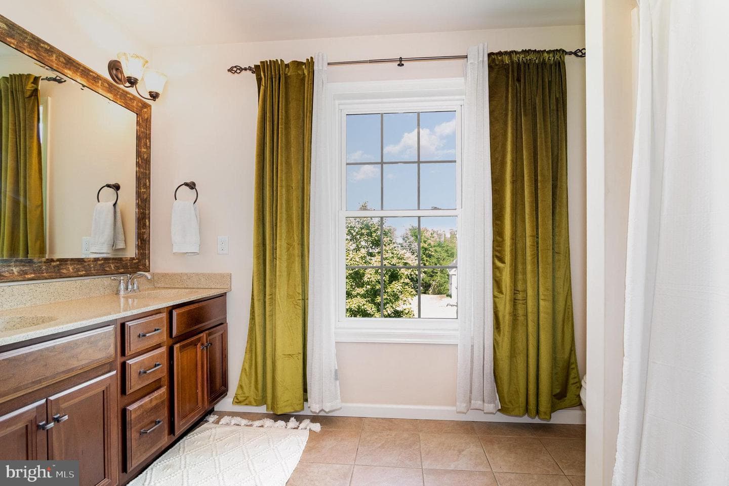 110 Balfour Drive photo 44