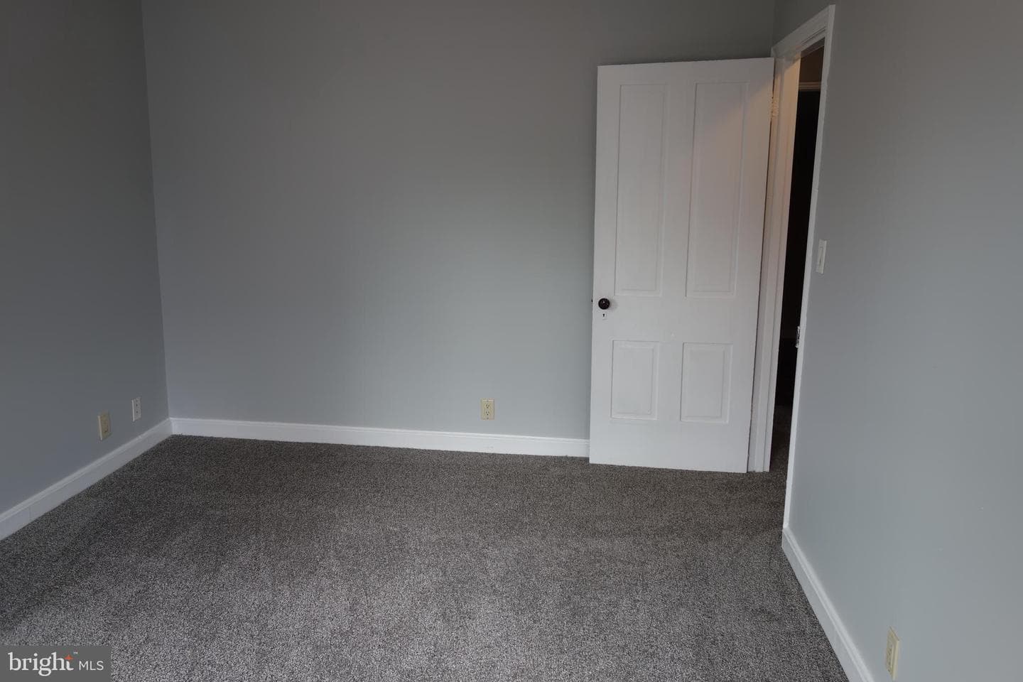 311 E Garfield Street photo 15