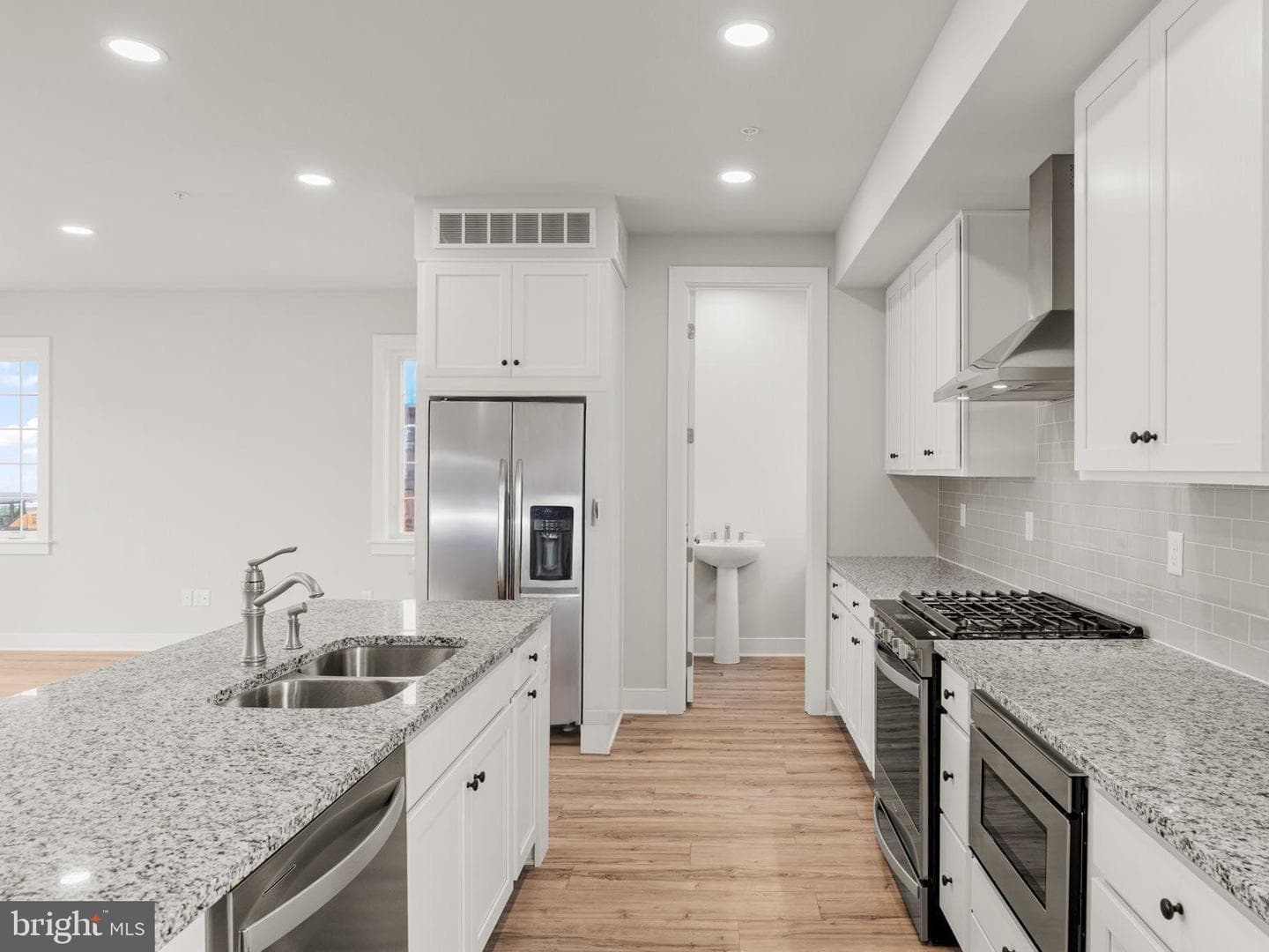 4110 Leroy Drive photo 8