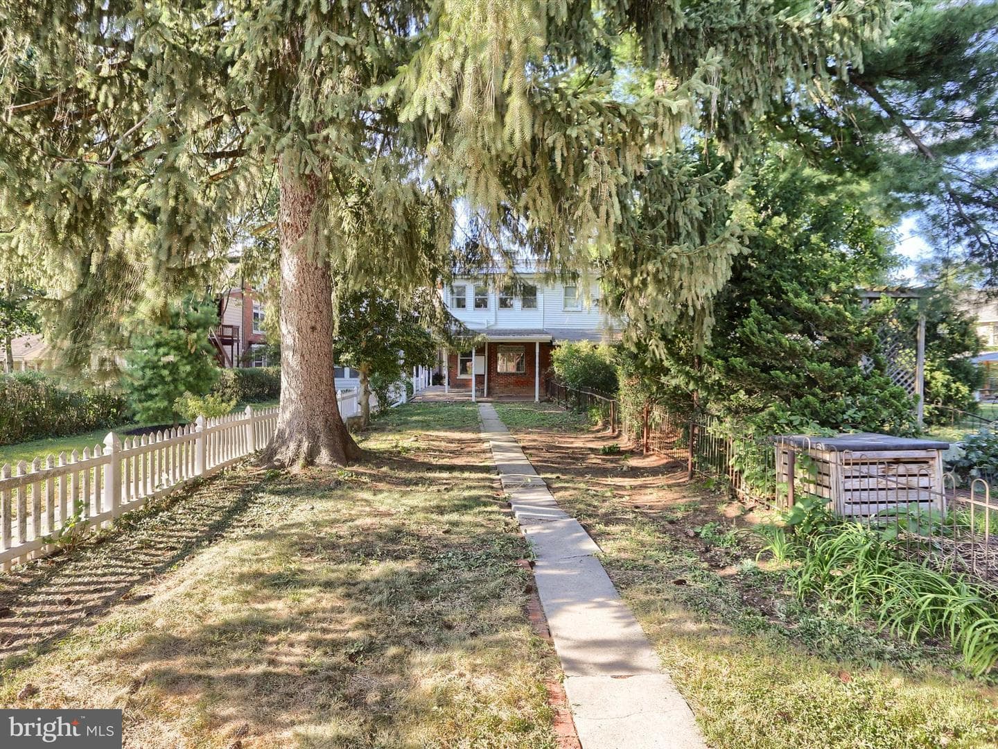 219 W Main Street photo 37