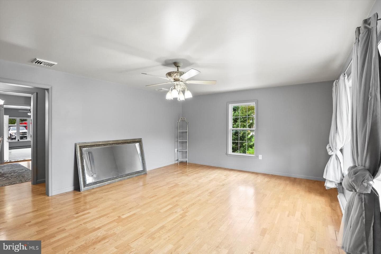 21 Skyport Road photo 6