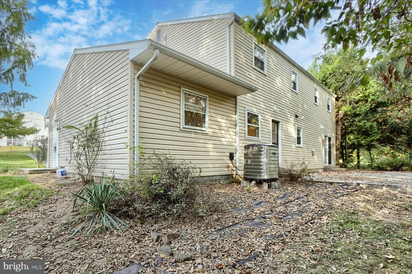 419 Mountain Street photo 36