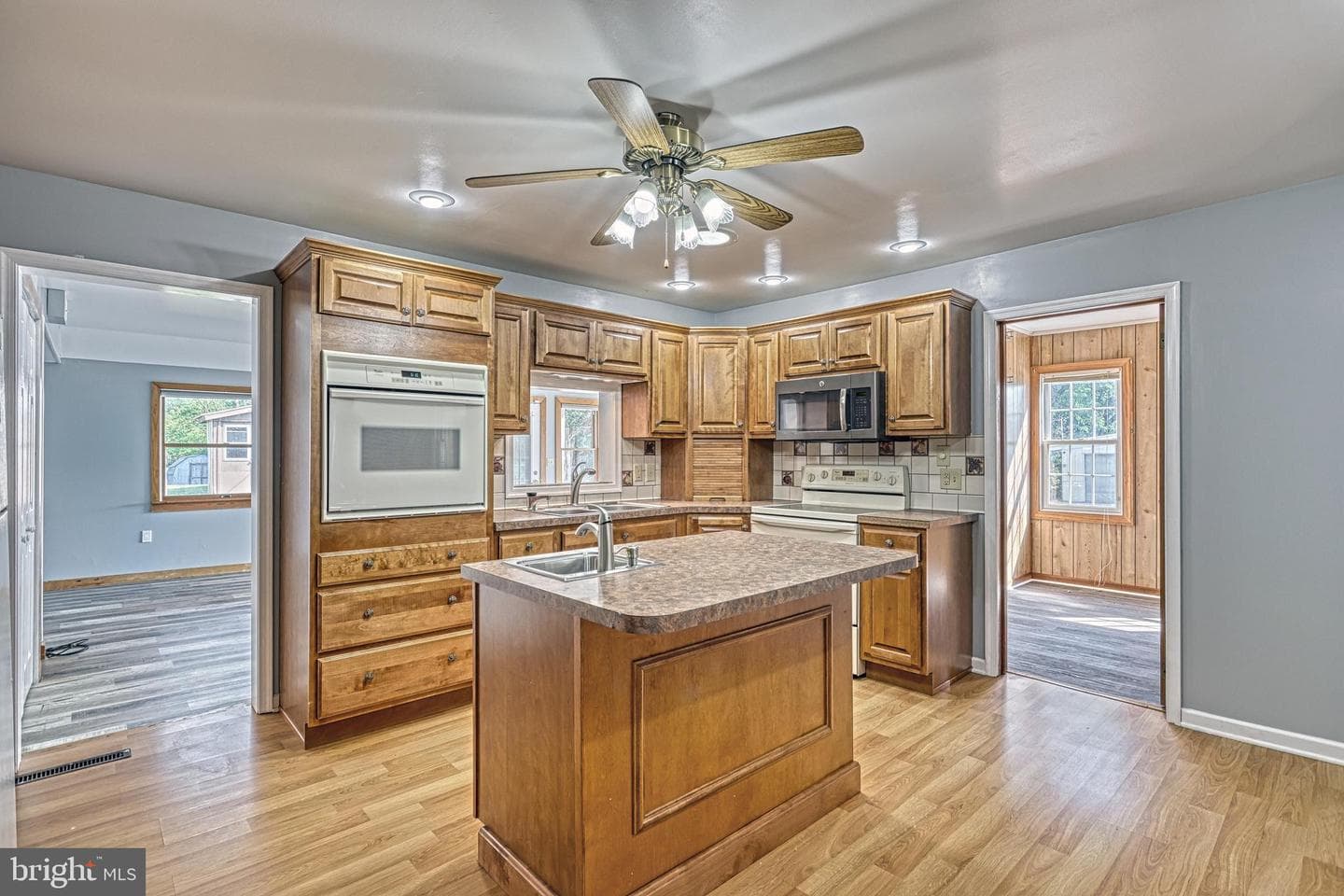 305 W Shady Ln photo 15