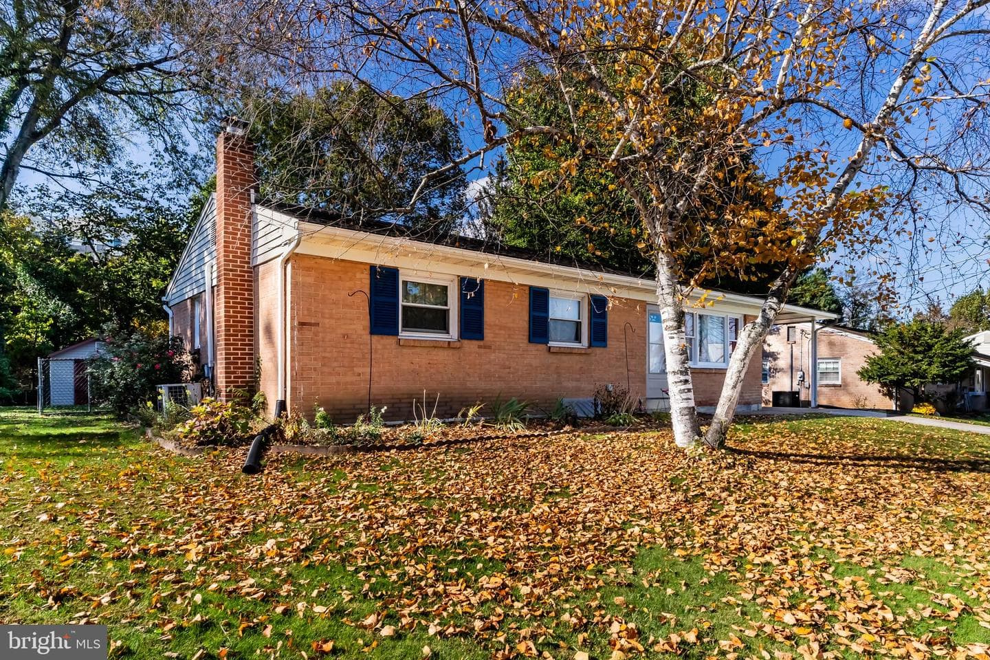 920 W Foxcroft Drive photo 2