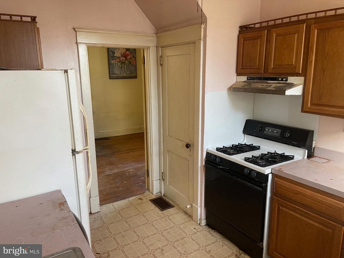 329 Franklin Street photo 4