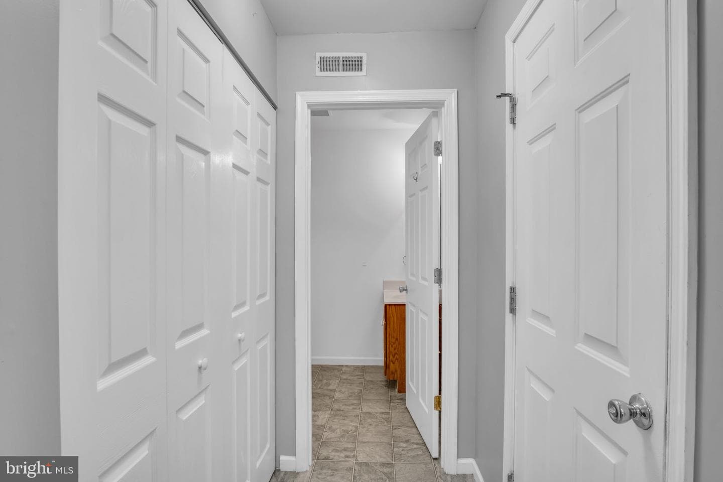 84 Courtyard Drive photo 23