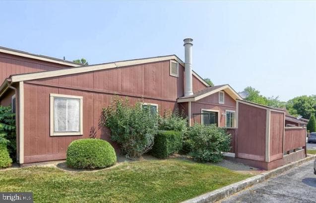 221 Lee Court photo 3