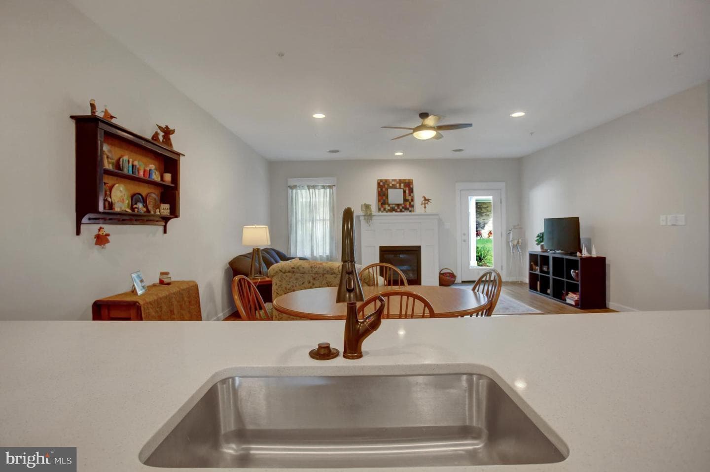 108 Cardinal Drive photo 9