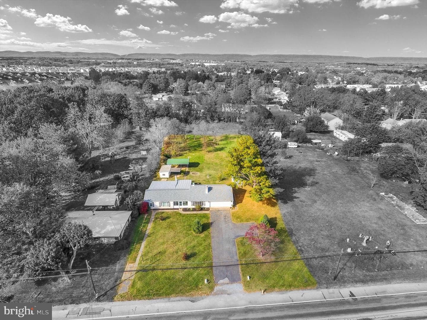 950 W Trindle Road photo 27