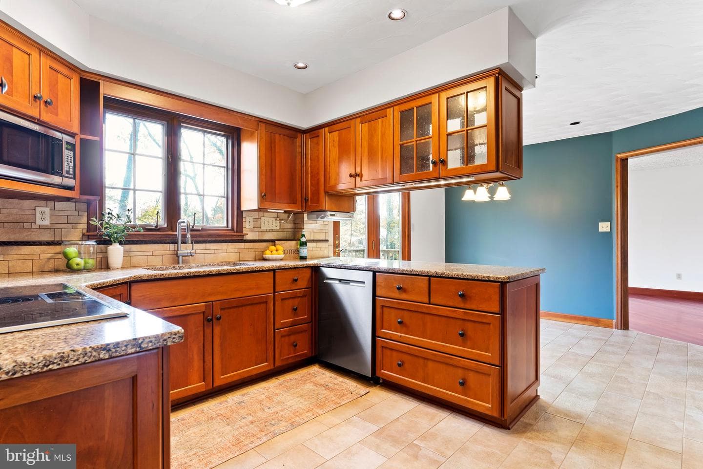 255 Hickory Road photo 8