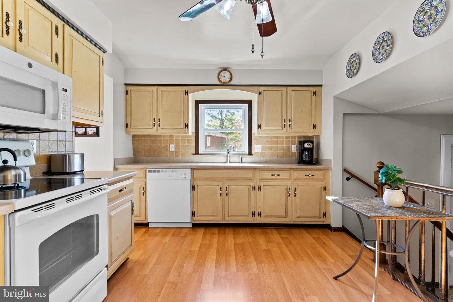924 Forbes Road photo 16