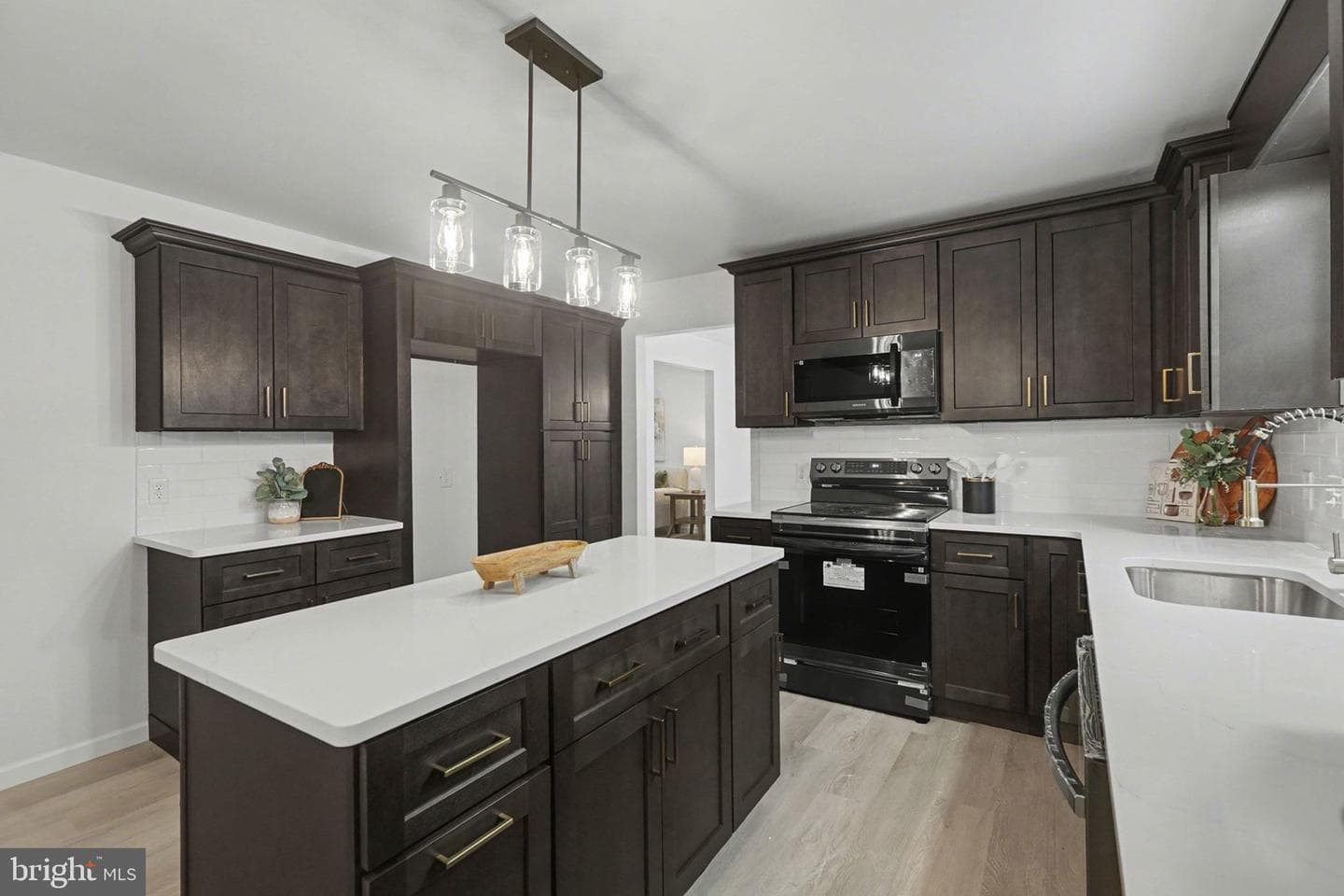 1006 Sheffield Avenue photo 3