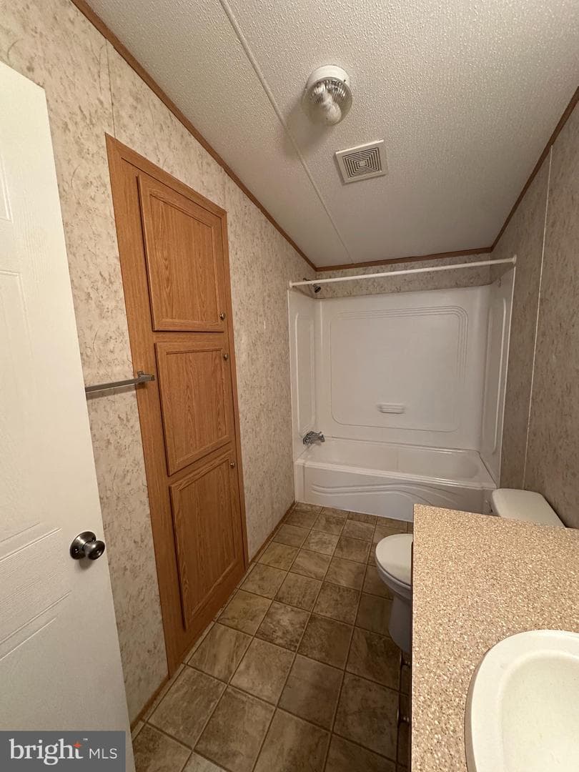 52 Lori Circle photo 17