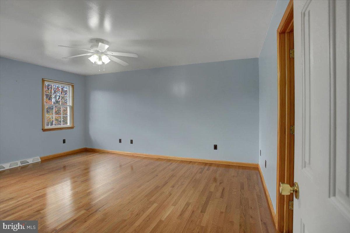 409 William Drive photo 30