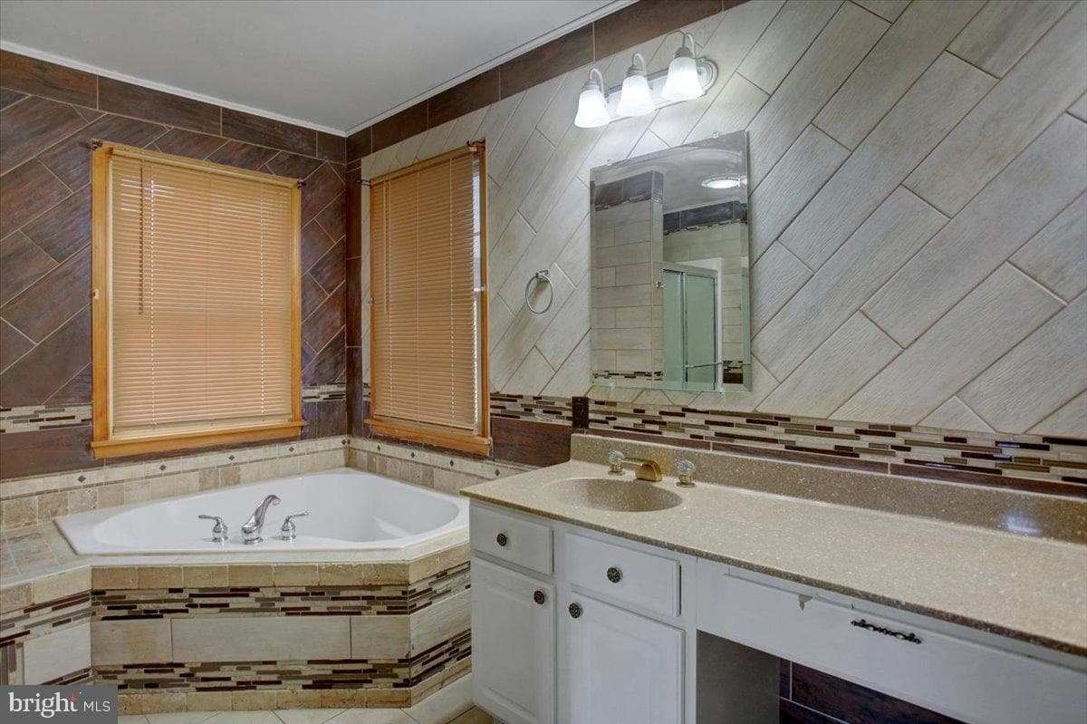409 William Drive photo 34