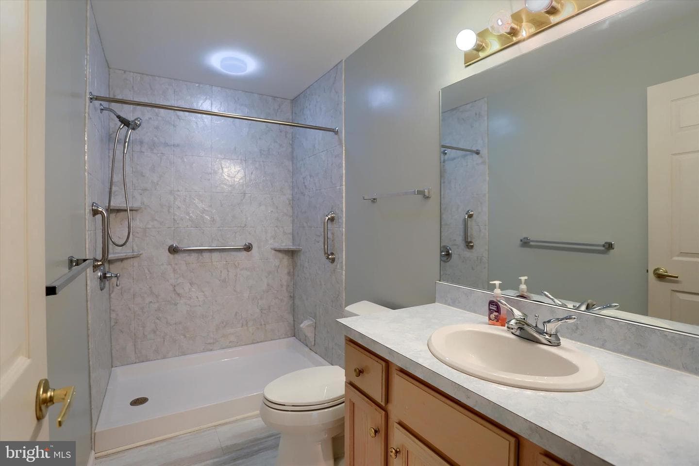 484 Brighton Place photo 20