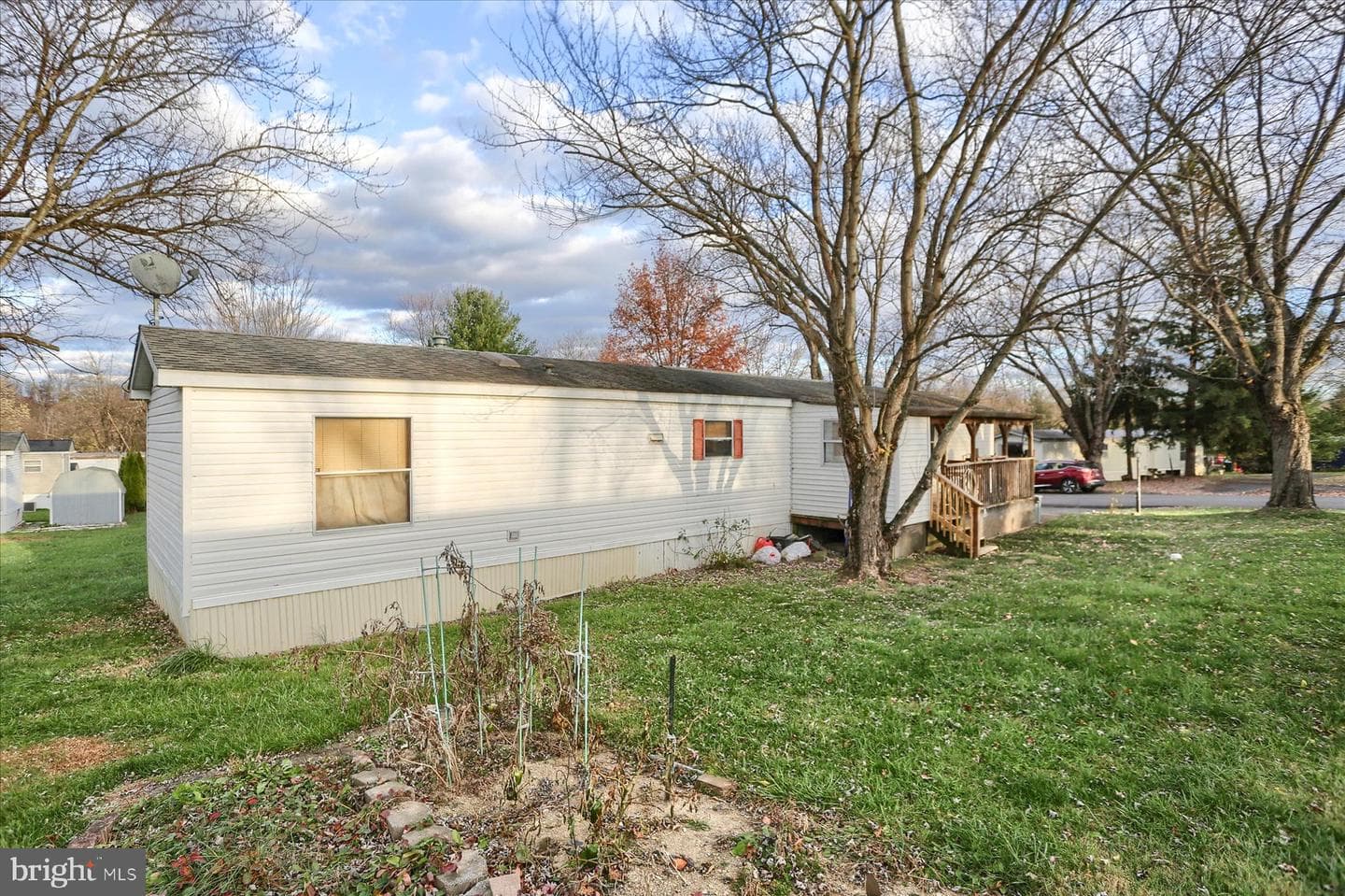 21 Walnut Lane photo 5