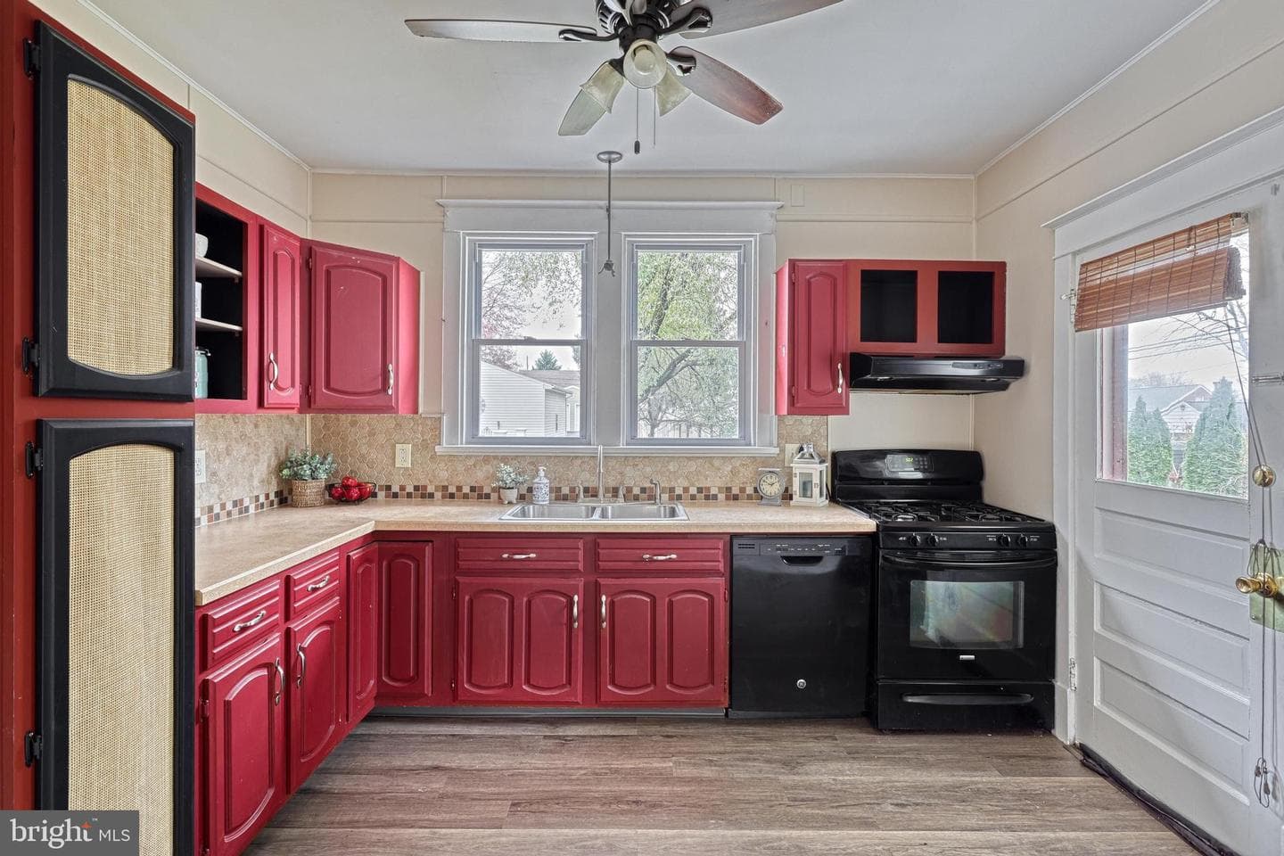 1817 Elm Street photo 12