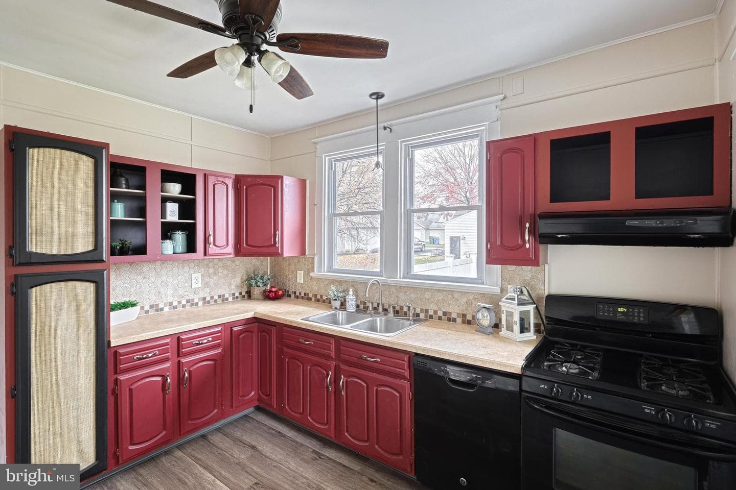 1817 Elm Street photo 13