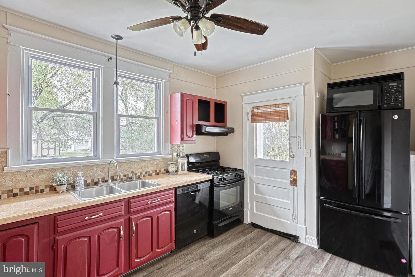 1817 Elm Street photo 14