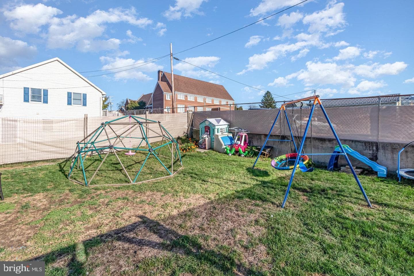 112 E Burd Street photo 24