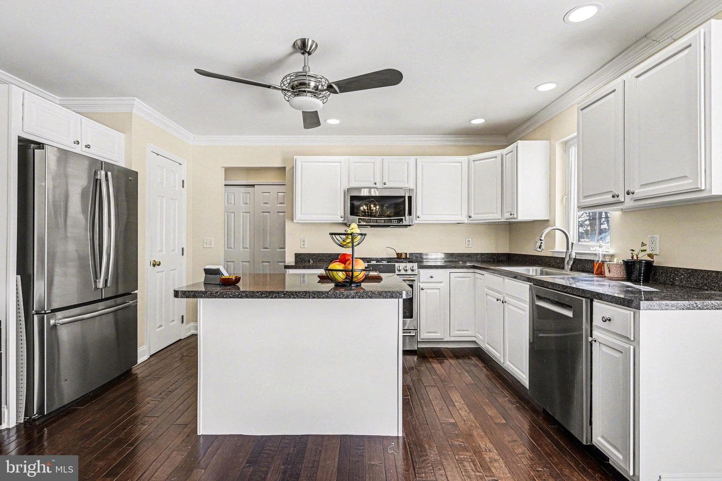 207 Edenderry Way photo 11