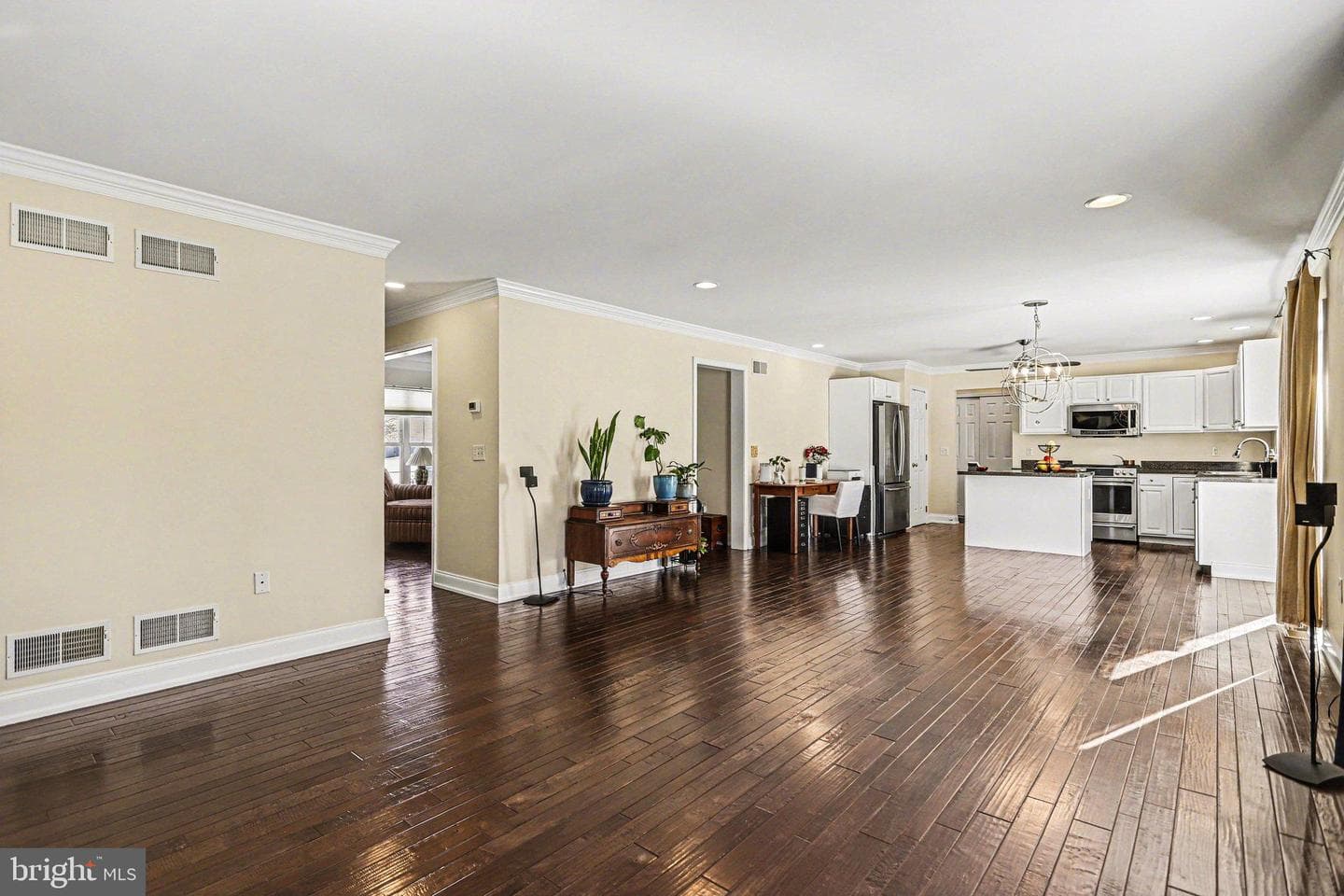 207 Edenderry Way photo 9