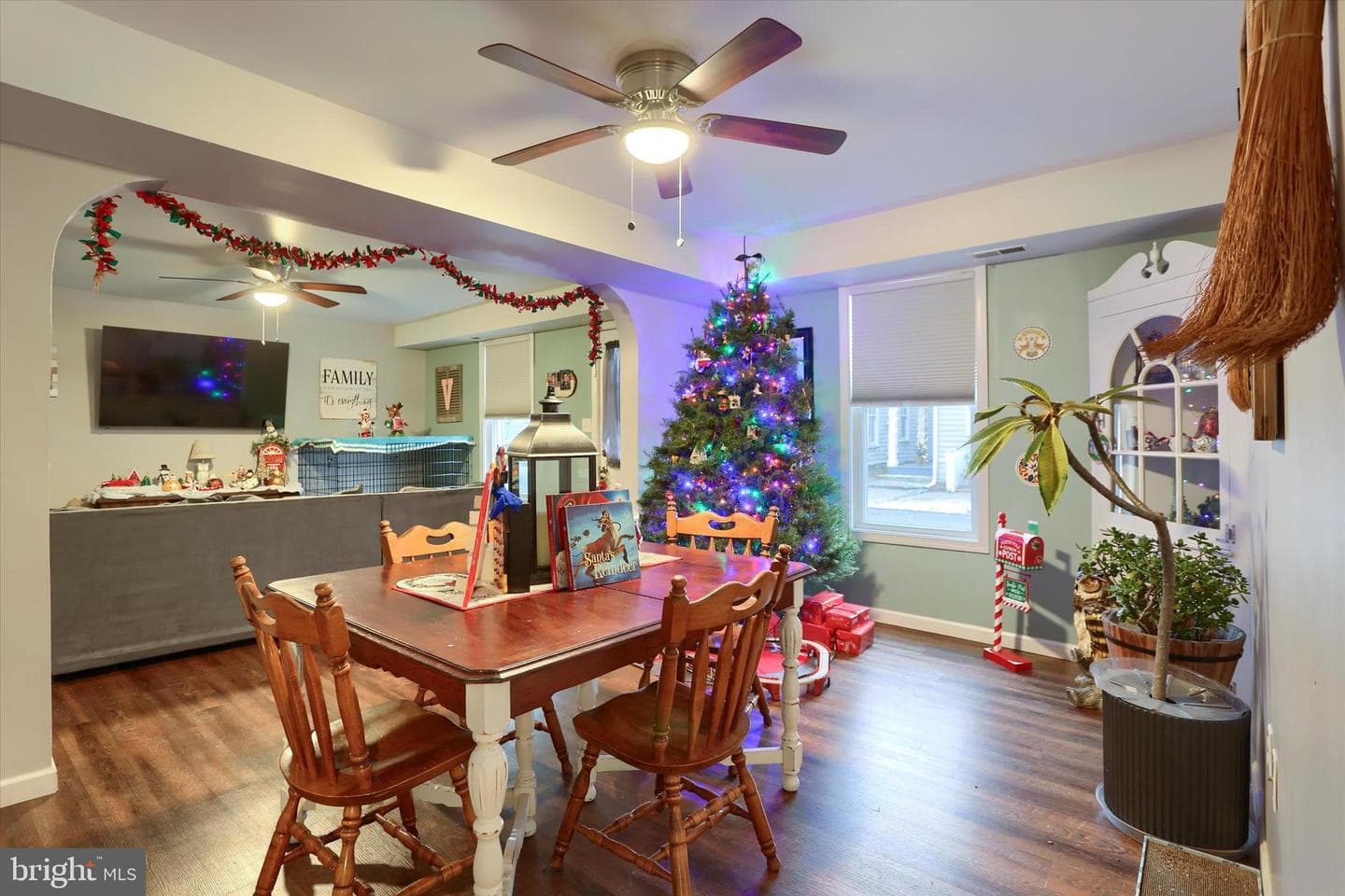 121 E Locust Street photo 14